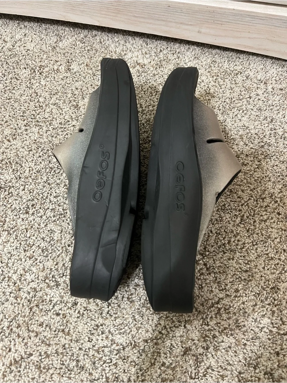 OOFOS OOmega OOahh Luxe Recovery Slide Sandals